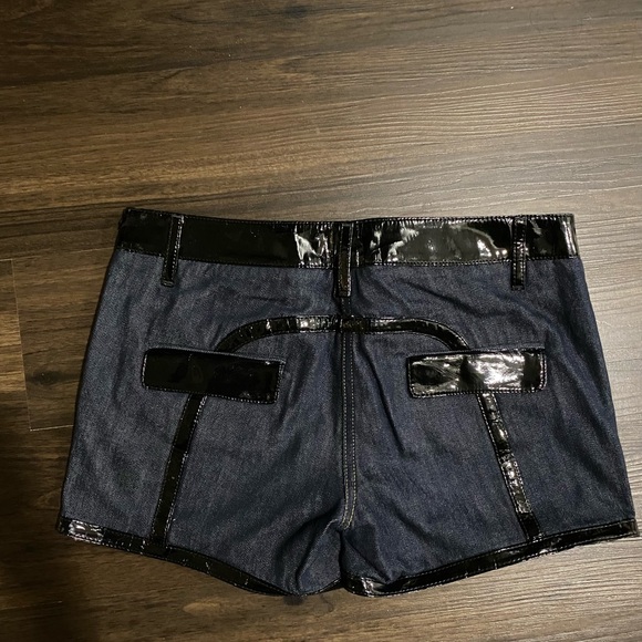 D&G Denim Shorts - Picture 2 of 3